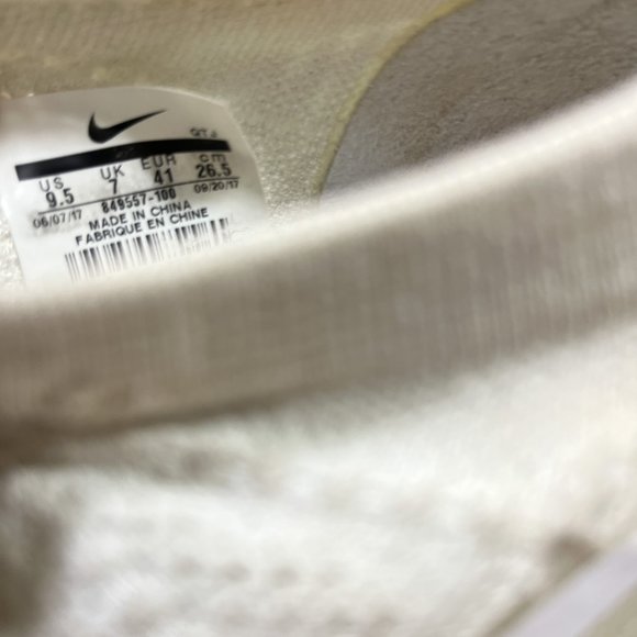 Nike Air Vapormax Flyknit Running Shoes - Women's Size 9.5 - Picture 10 of 10